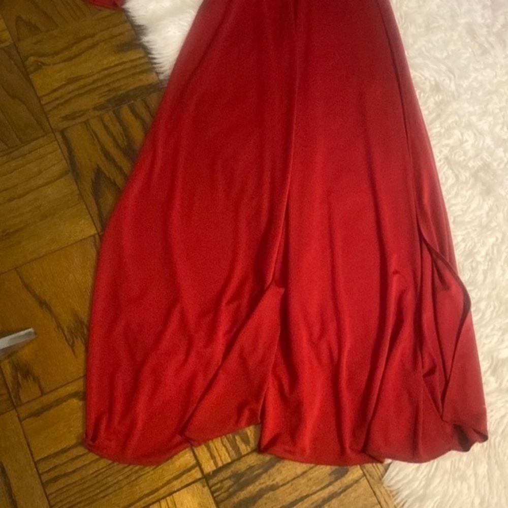 Abyss by Abby
SLEEVE PLUNGE V
NECK Gold BELTED DOUBLE HIGH SLIT MAXI Red DRESS S - Picture 6 of 14
